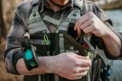 Elkton Outdoors SPORTING GOODS Fly Fishing Vest With Mesh Multi-Pocket Storage