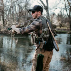 Elkton Outdoors SPORTING GOODS Fly Fishing Vest With Mesh Multi-Pocket Storage