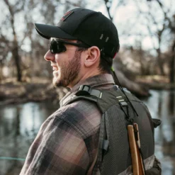 Elkton Outdoors SPORTING GOODS Fly Fishing Vest With Mesh Multi-Pocket Storage