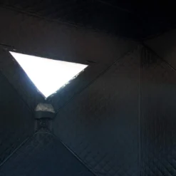 Elkton Outdoors Portable 3-Person Ice Fishing Tent Shelter With Ventilation Windows & Carry Pack SPORTING GOODS